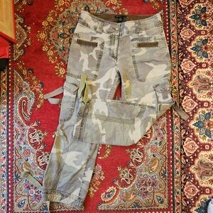Vintage Y2k INC Cargo Camo Capri Pants